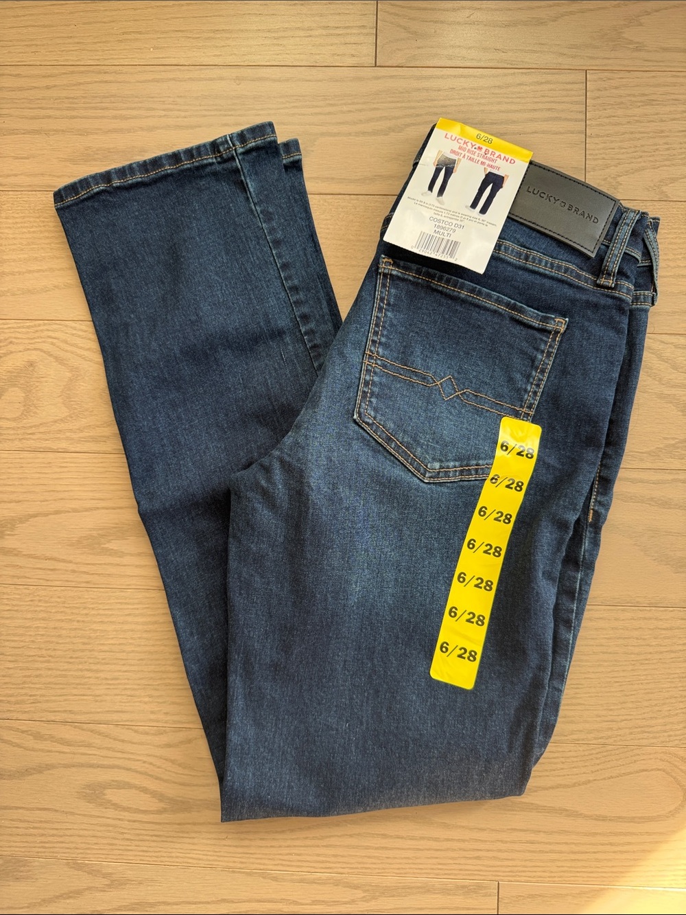 6/28 Lucky Brand Women’s Dark Blue Mid Rise Straight Jeans